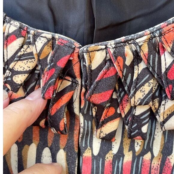 Ivy Chic size L short boxy 3/4 length sleeves jacket. - Picture 4 of 6